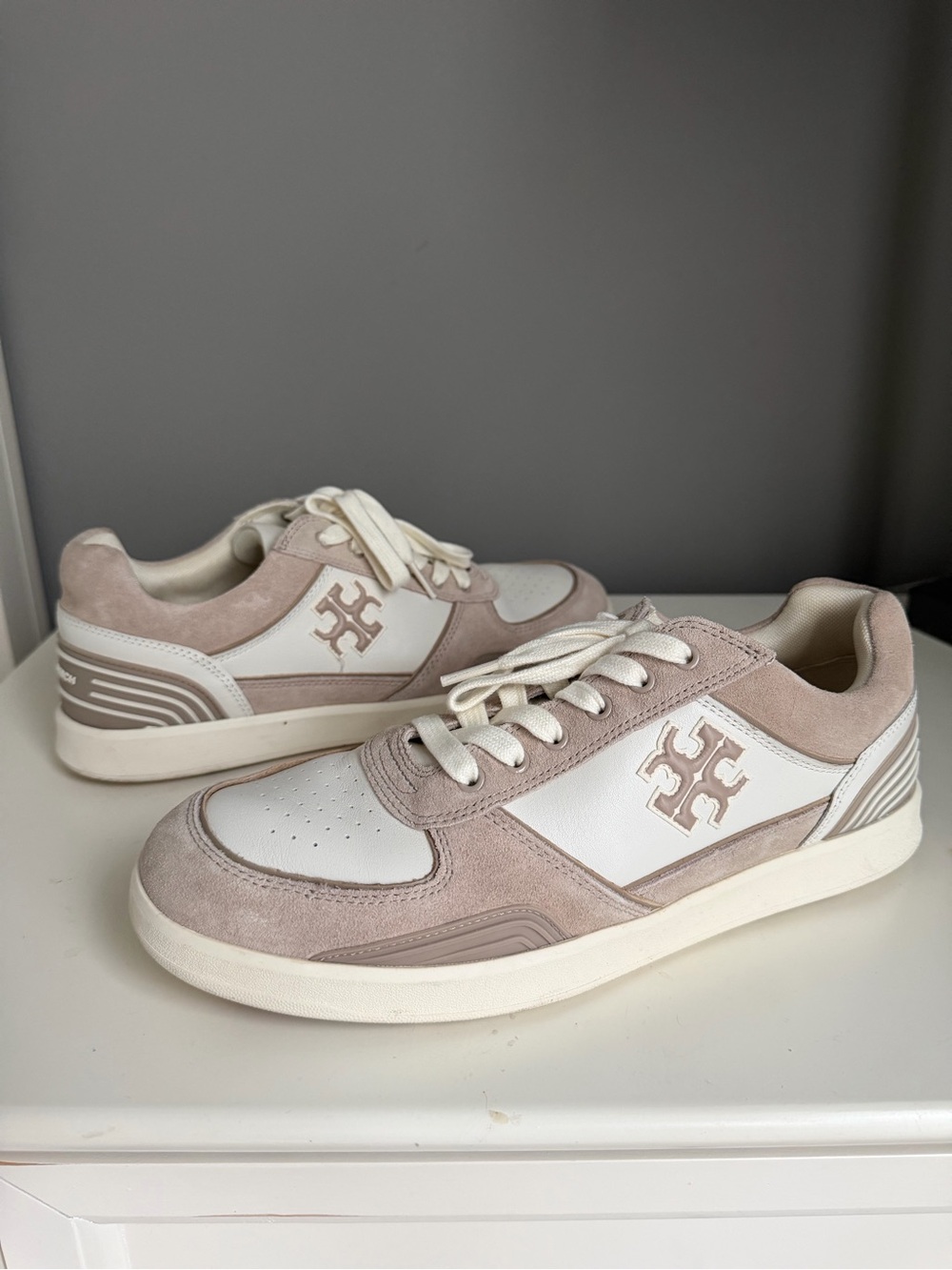 Tory Burch White and Beige Suede Leather Logo Clover Court Sneakers